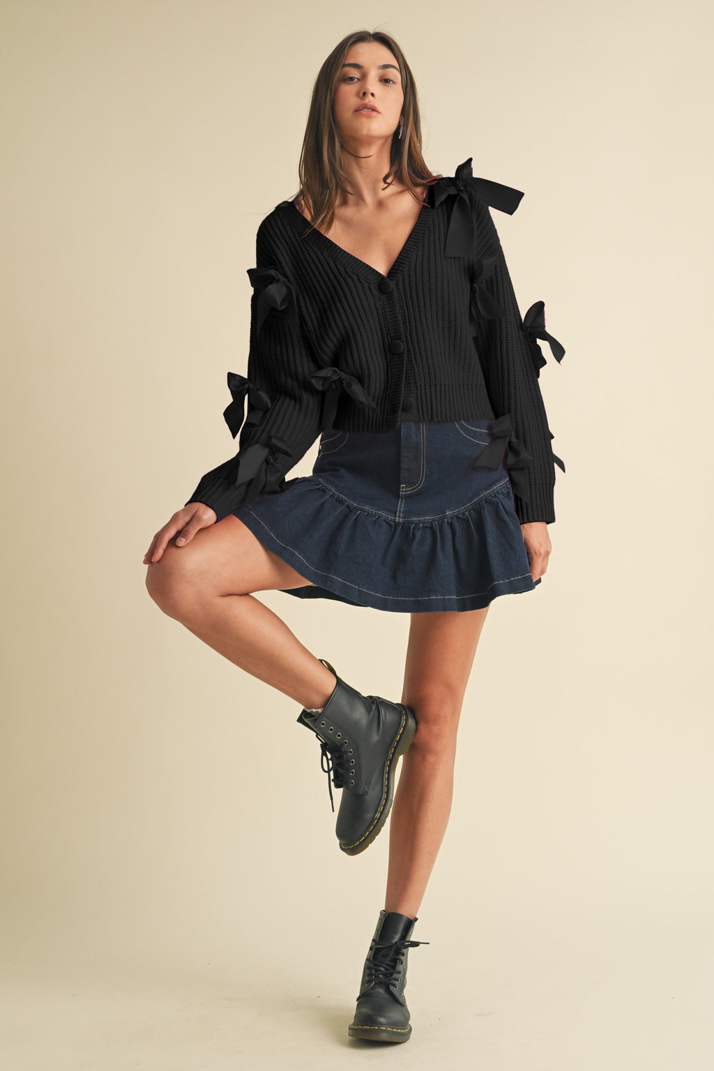 BLACK SILK BOW SWEATER