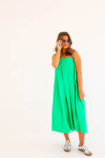 KELLY GREEN PLEATED MAXI DRESS